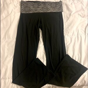 EUC Victorias Secret Fold Over Bootcut Yoga Pants Leggings M Long Black Gray